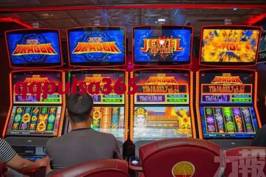 qqpulsa365 Live Dealer Tables at Your Fingertips